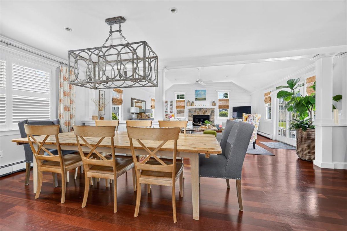 1st Floor Dining Space